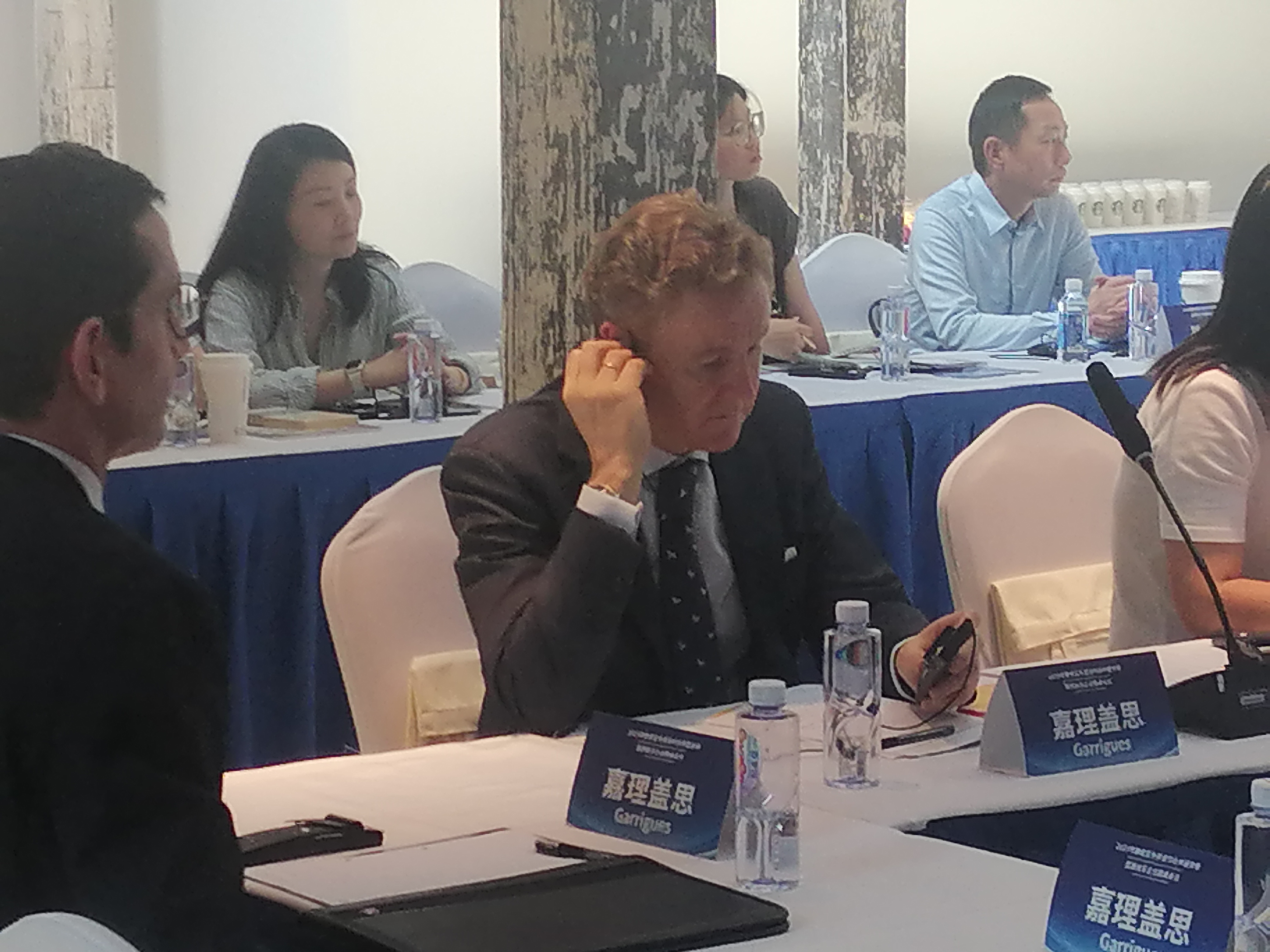 2023年靜安區(qū)外資合作伙伴服務(wù)季暨西班牙企業(yè)圓桌會議